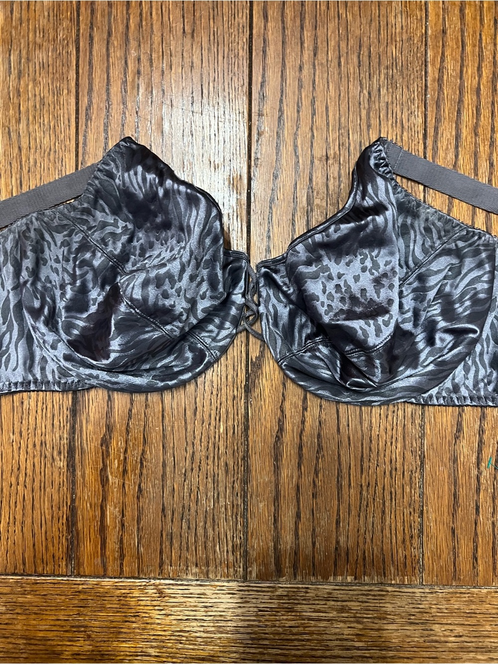Curvation Side Shaper Unlined Underwire Bra Gray Anima Print 42DD Satin